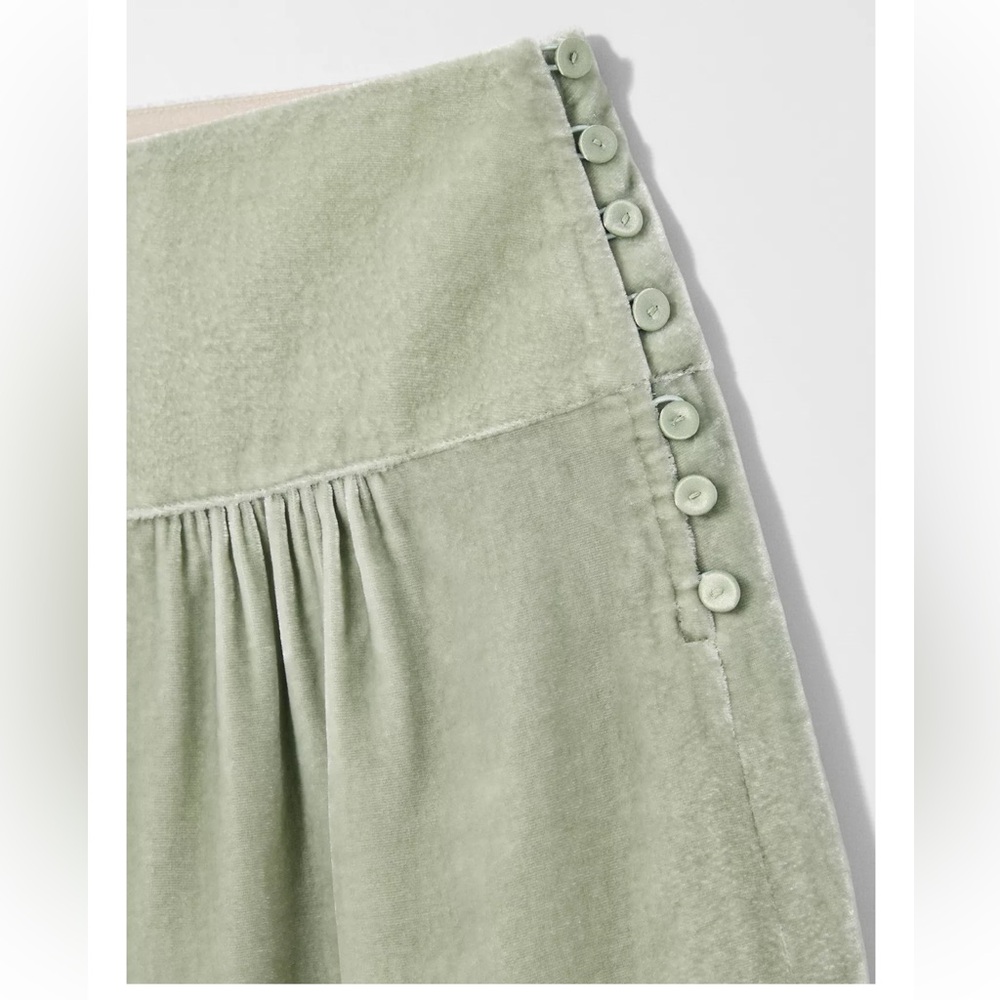 Zara x Kate Moss Velvet Lace Shorts Sage Green NWT - Picture 2 of 4